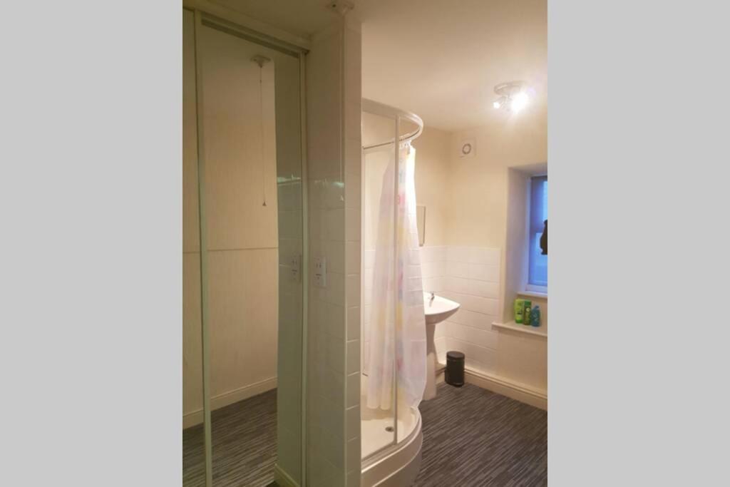 Porthmadog Harbour Town - High Street Apartment. Екстер'єр фото